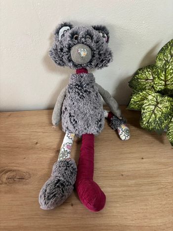 Doudou peluche chat gris bordeau fleuri trudi