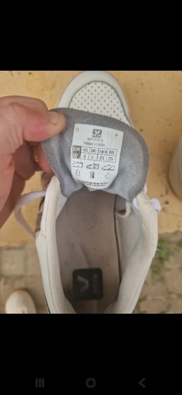 Basket blanche veja taille 37 très bon état - photo numéro 2