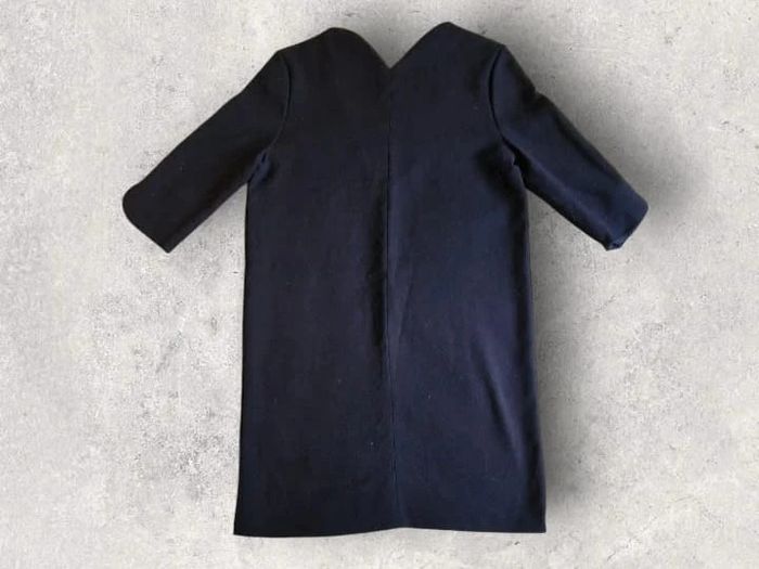 Petit robe noire Ba&sh modèle kate taille 2 ou 38 a manches 3/4 coupe droite encolure V - photo numéro 2