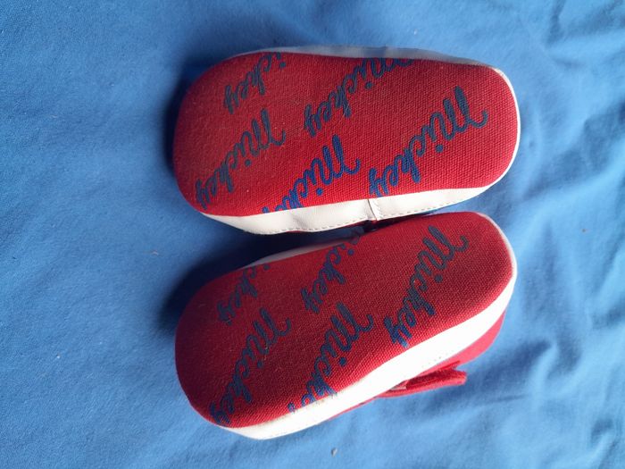Chaussure Mickey taille 18 - photo numéro 2