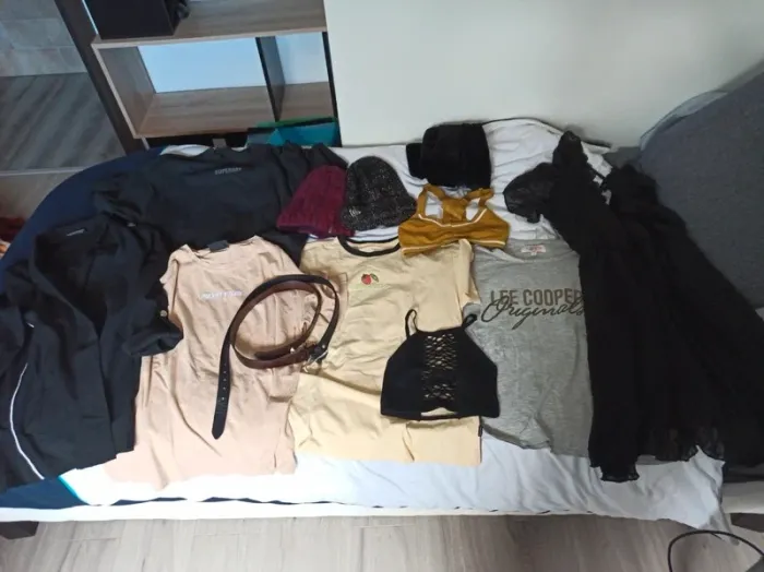 Lot de 11 vêtements femme+2 ceintures taille XS /M(lot19)