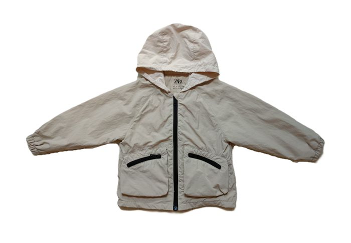 Veste légère coupe vent beige et crème à capuche. Zara. Taille 2 ans. 92 cm