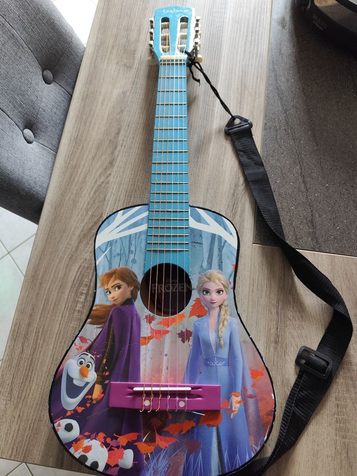 Guitare enfant la reine des neiges