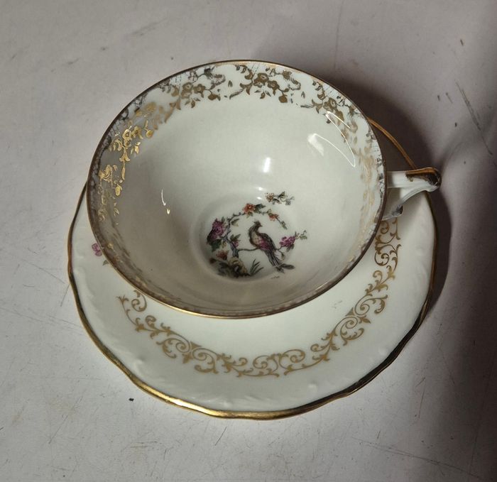 Lot tasses et sous tasse vintage porcelaine Limoges blanche et dorures - photo numéro 2