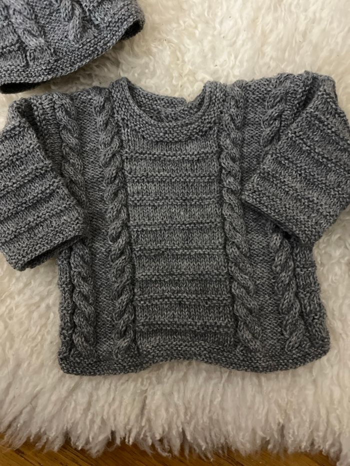 Ensemble,layette, brassière, bonnet et chaussons en laine - photo numéro 2