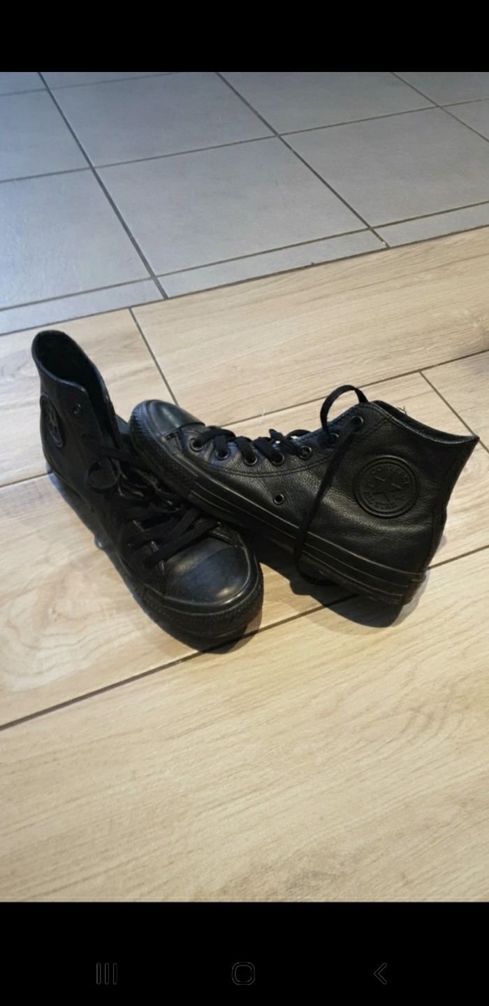 Converses all star cuir noir 39