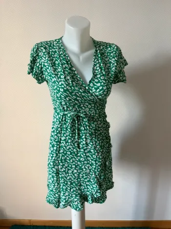 Robe d’été en très bon état verte taille S flamantrose