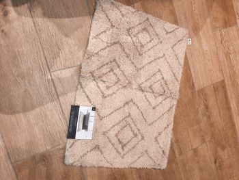 Tapis salle de bain neuf