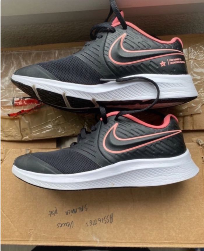 Nike noire, rose et blanche, taille 36 - photo numéro 3