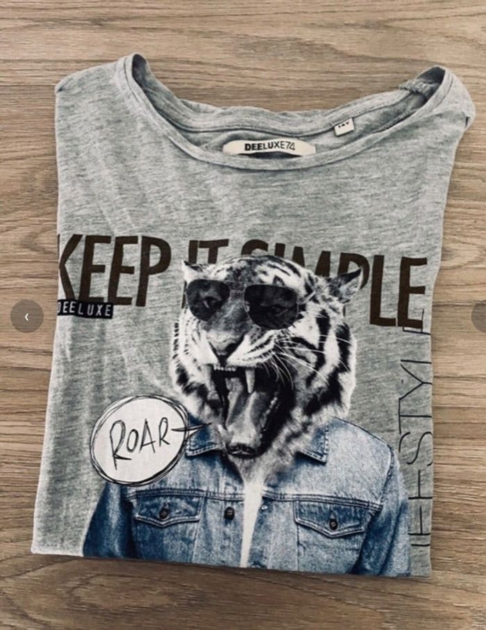 Tee shirt fille 14 ans proche du neuf