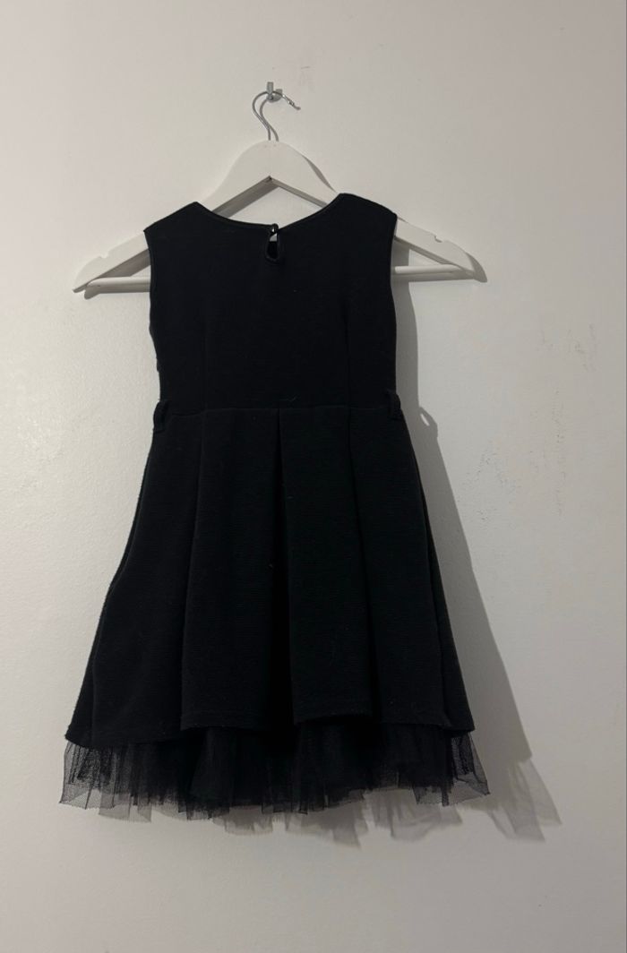 La petite robe noire dé Disneyland Paris 6 ans - photo numéro 2
