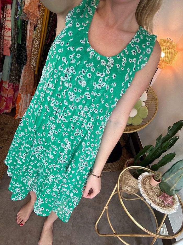 Robe d’été Banana Republic, fluide verte à motifs fleuris taille 36 - photo numéro 2
