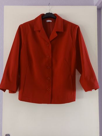 Tailleur rouge
