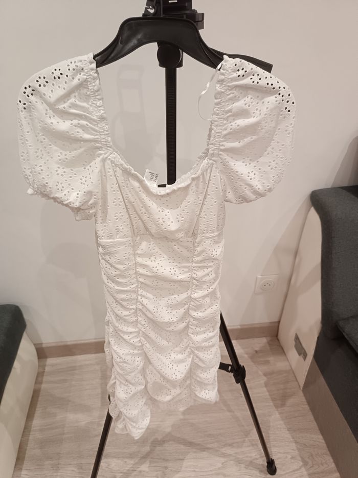 Très belle robe blanche xxs H&M - photo numéro 7