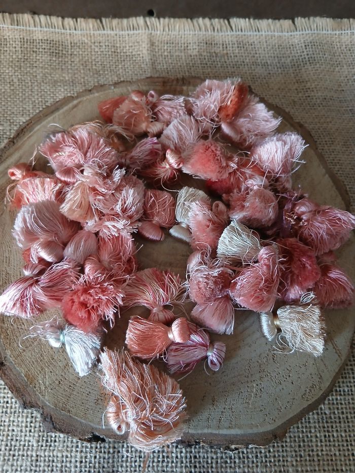 Lot de 50 pompons glands rose saumon
