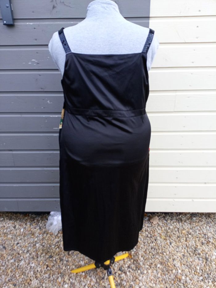 Robe unique Taille 46/48 - photo numéro 6