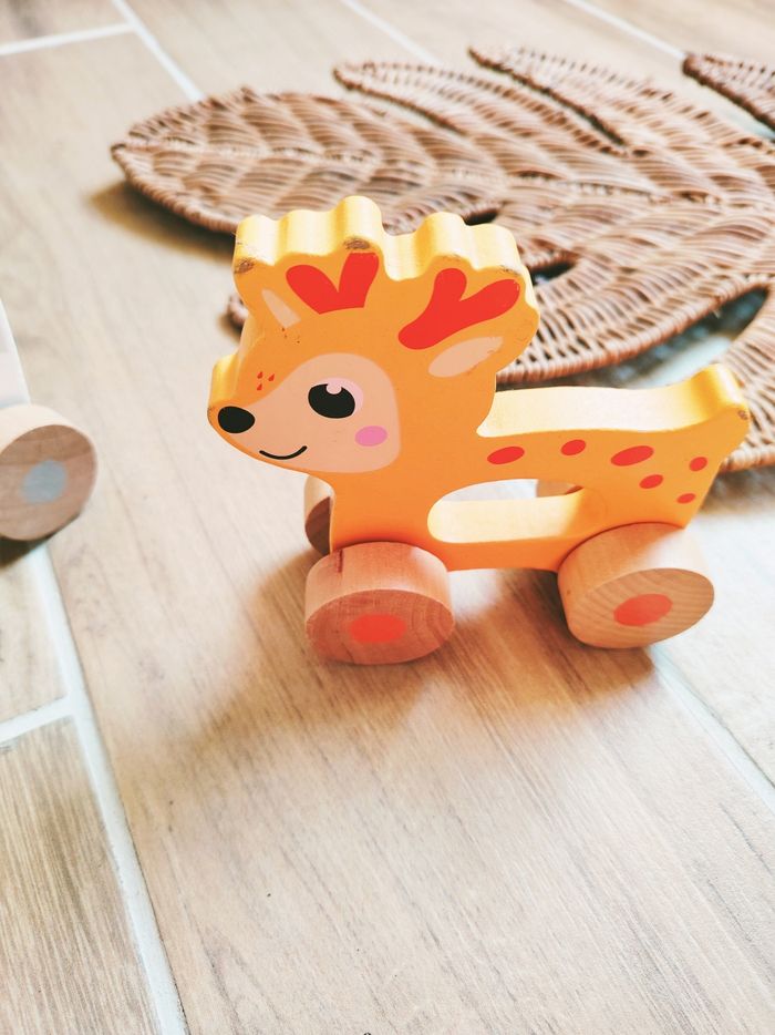 🦌Lot de 2 animaux chien et biche en bois avec roues - photo numéro 2