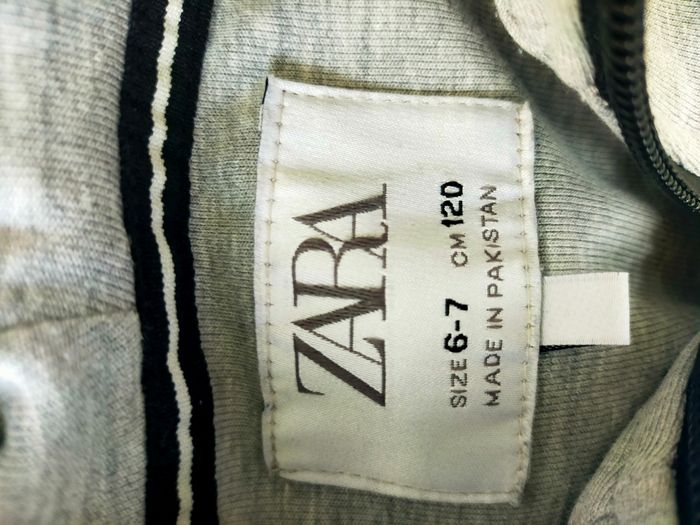 Veste zippée à capuche gris taille 6/7 ans Zara - photo numéro 5