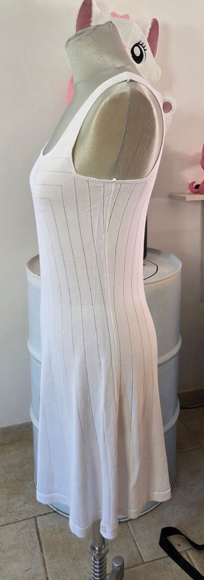 Robe Cop Copine blanche maille extensible T36-40 coupe évasée chic excellent état - photo numéro 6