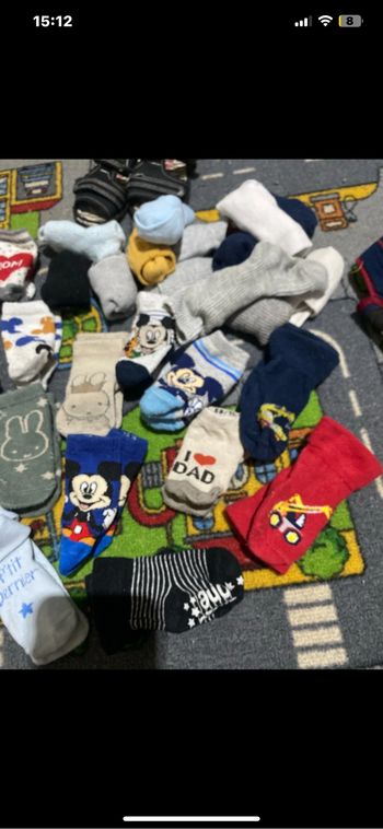 Lot chaussettes et protège genoux