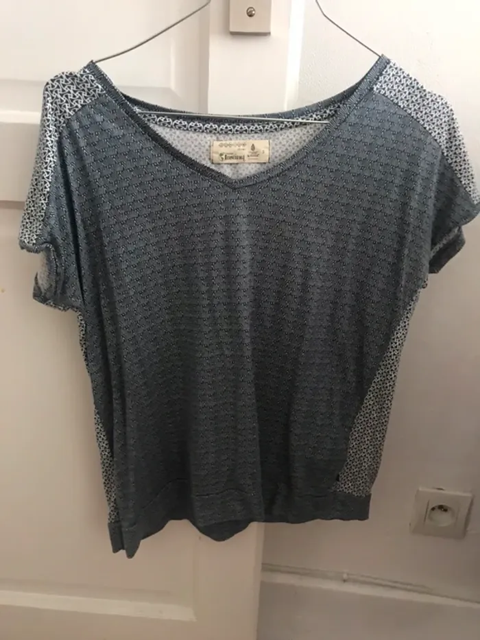 T-shirt motif bleue - photo numéro 3