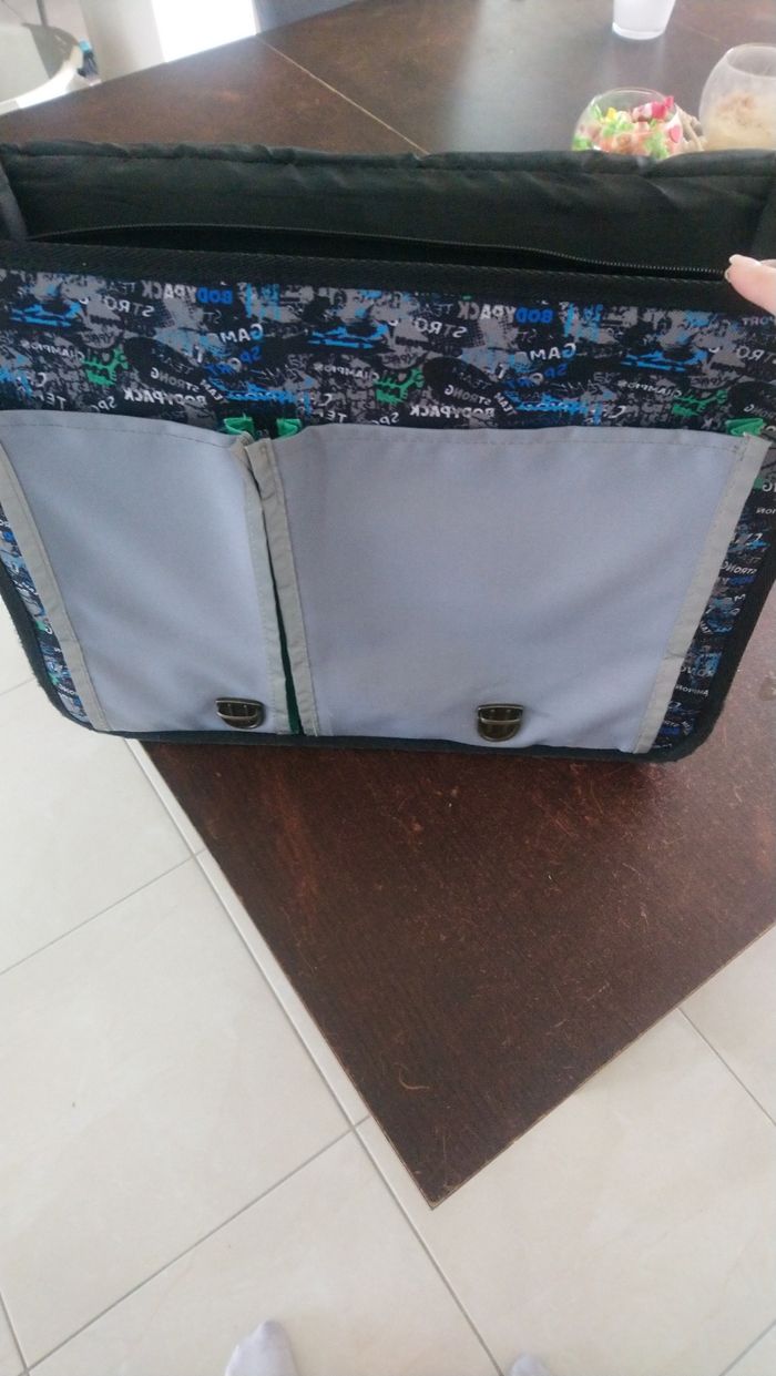 Cartable dinosaure - photo numéro 3