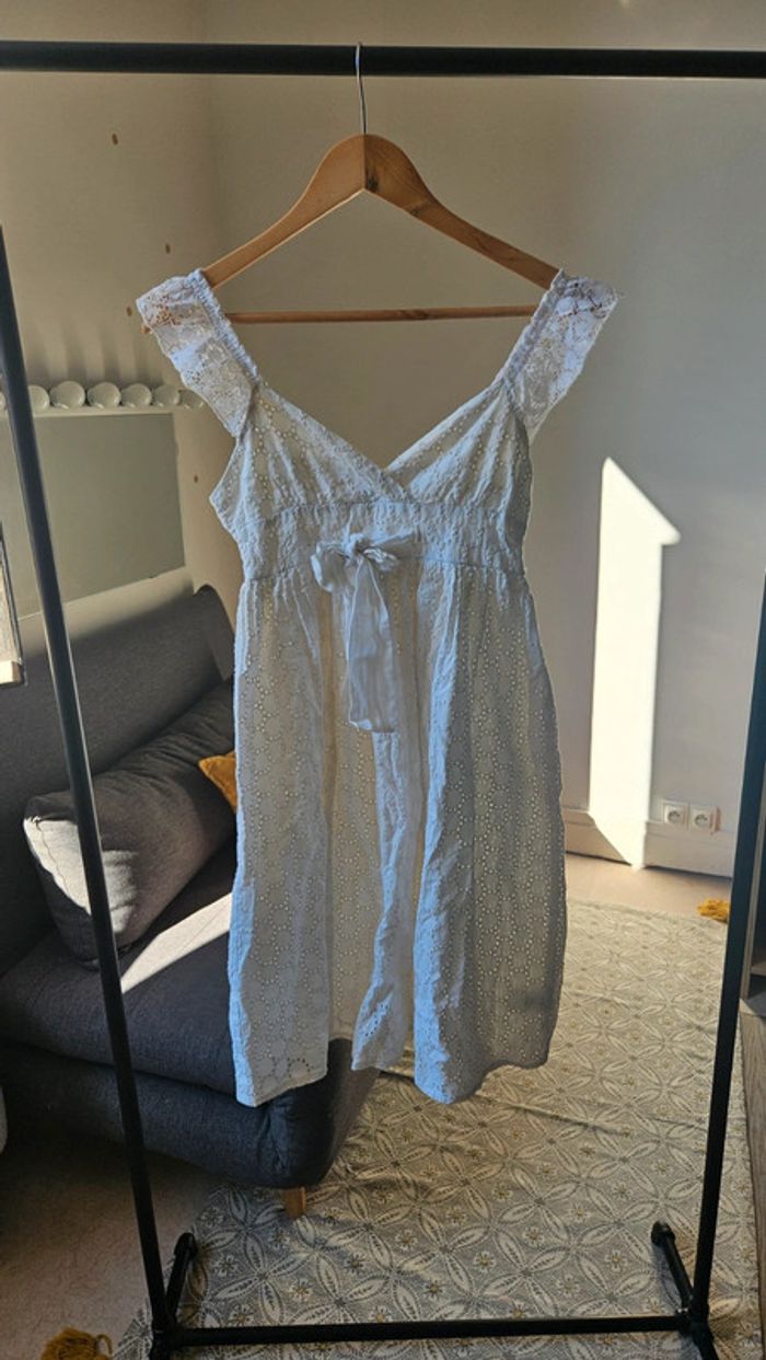 Robe blanche dentelle