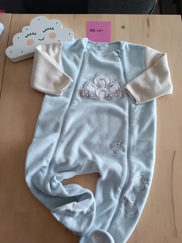 Combinaison sur pyjama 24 mois