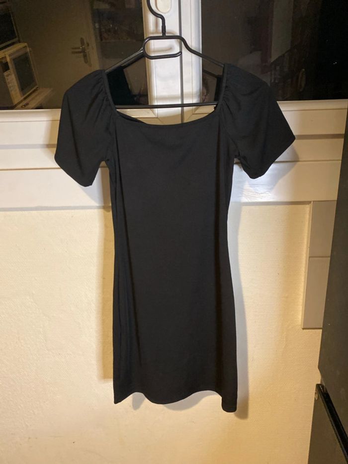 Robe noir - photo numéro 3