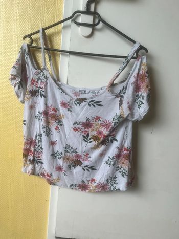 Crop top blanc à motif fleuri Jennyfer
