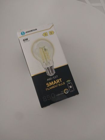 Ampoule à filaments intelligente neuve