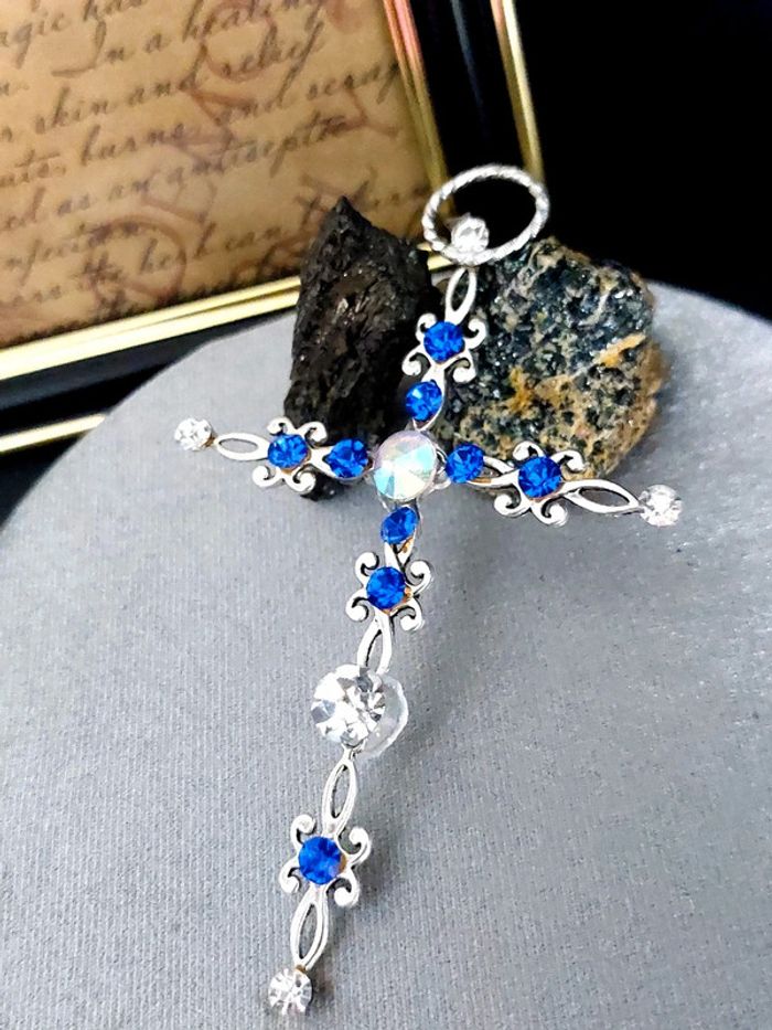 Magnifique croix religieuse style elfique art nouveau