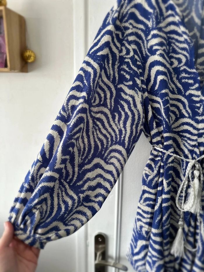 Robe courte manches longues oversize avec ceinture bleu blanc taille M - photo numéro 3