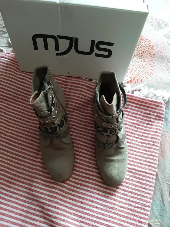 Chaussures bottines femme pointure 40 mjus
