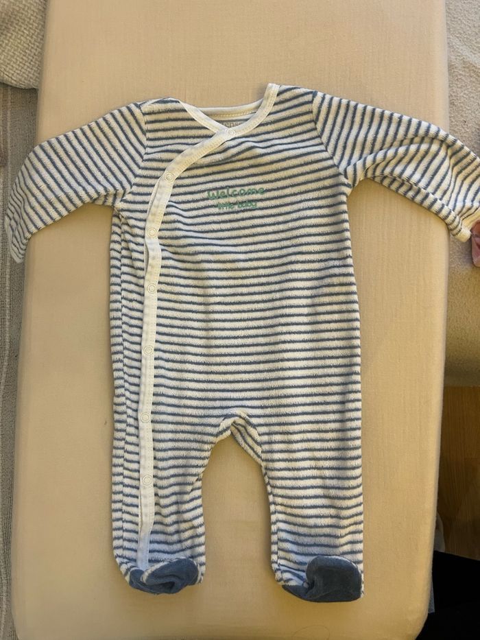Pyjama 3 mois - photo numéro 2