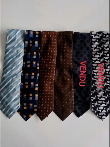 Cravates vendu à l'unité