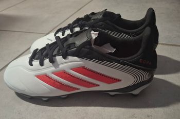Crampons chaussures de foot Adidas neufs