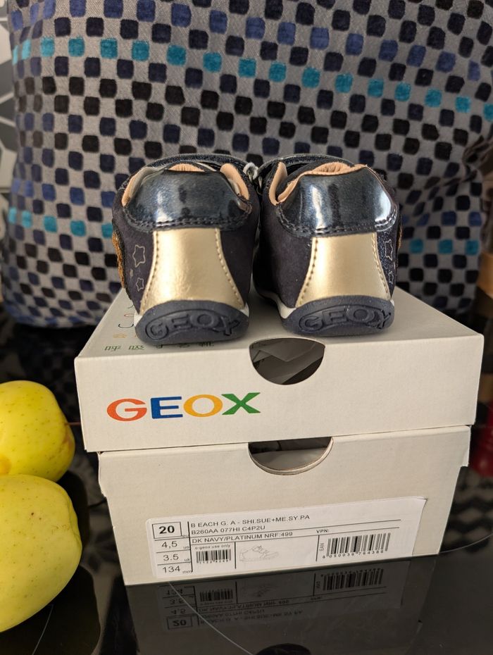 Baskets fille en cuir et autre cuir. Idéal premier pas. Taille 20. Neuf. Geox - photo numéro 2