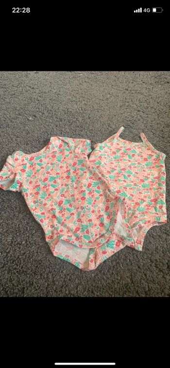 Lot de deux bodies manches courtes 1 mois