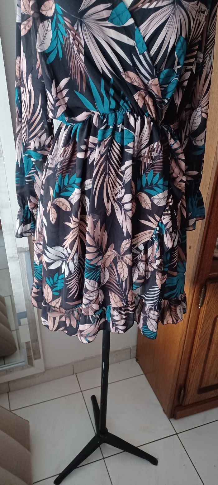 Très jolie robe femme T U - photo numéro 2