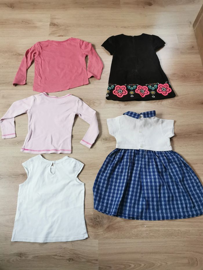 Lot de robes et t-shirt 5 pièces pour 3 ans - photo numéro 2