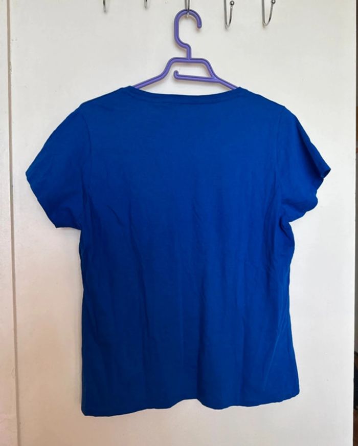 T-shirt. A manches courtes. Femme. Bleu. Amazon. - photo numéro 8
