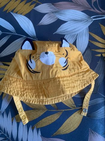 Chapeau, petit lion, bébé orchestra 44 cm