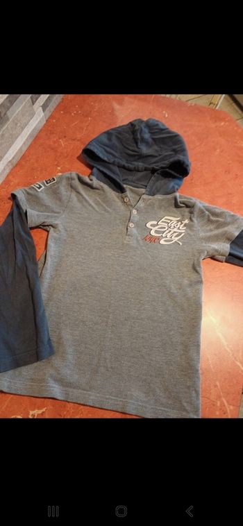 T.shirt garçon taille 8 ans