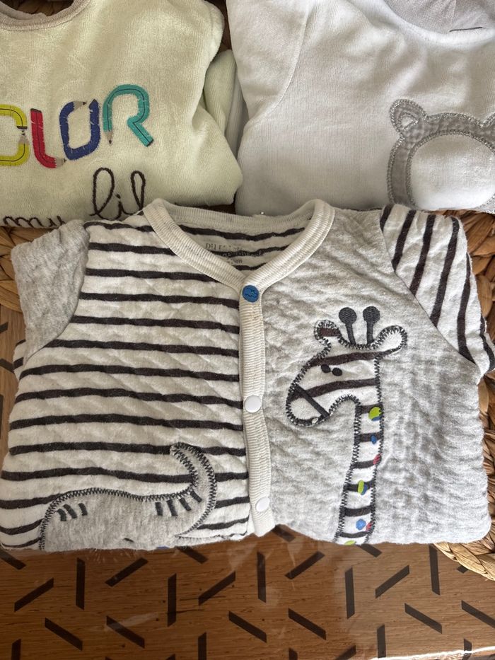 Lot Pyjamas /grenouillère taille 9mois - photo numéro 4