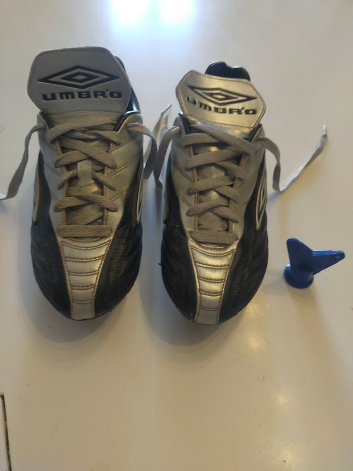 Chaussures de foot 40