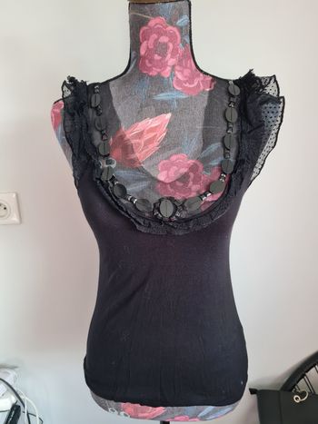 Joli haut noir naf naf