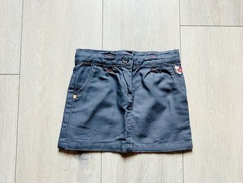 Tres jolie jupe grise et rouge. Fille 2 ans 1/2. Marque Sergent Major