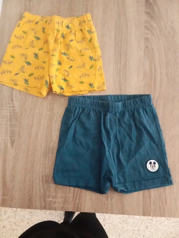 🌹2 shorts Disney 36 mois 🌹