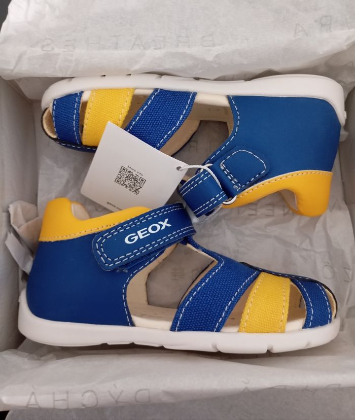 Geox neuves pour garçon en taille 23